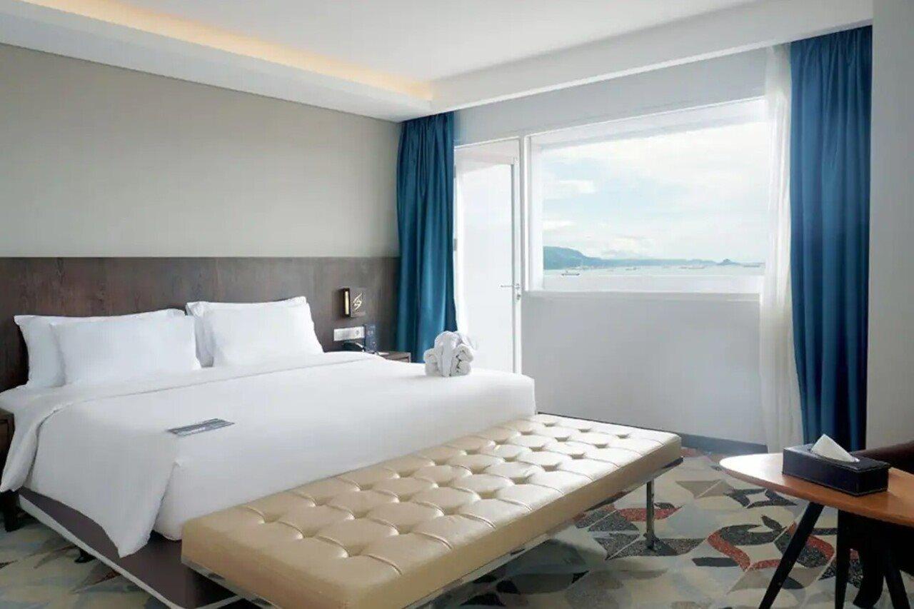 Golden Tulip Springhill Lampung Hotel Bandar Lampung Bagian luar foto