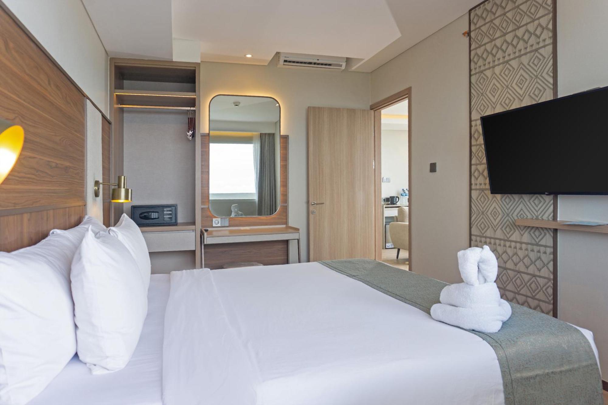 Golden Tulip Springhill Lampung Hotel Bandar Lampung Bagian luar foto