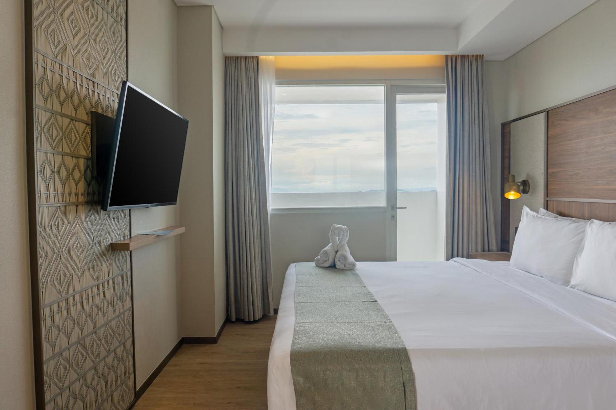 Golden Tulip Springhill Lampung Hotel Bandar Lampung Bagian luar foto