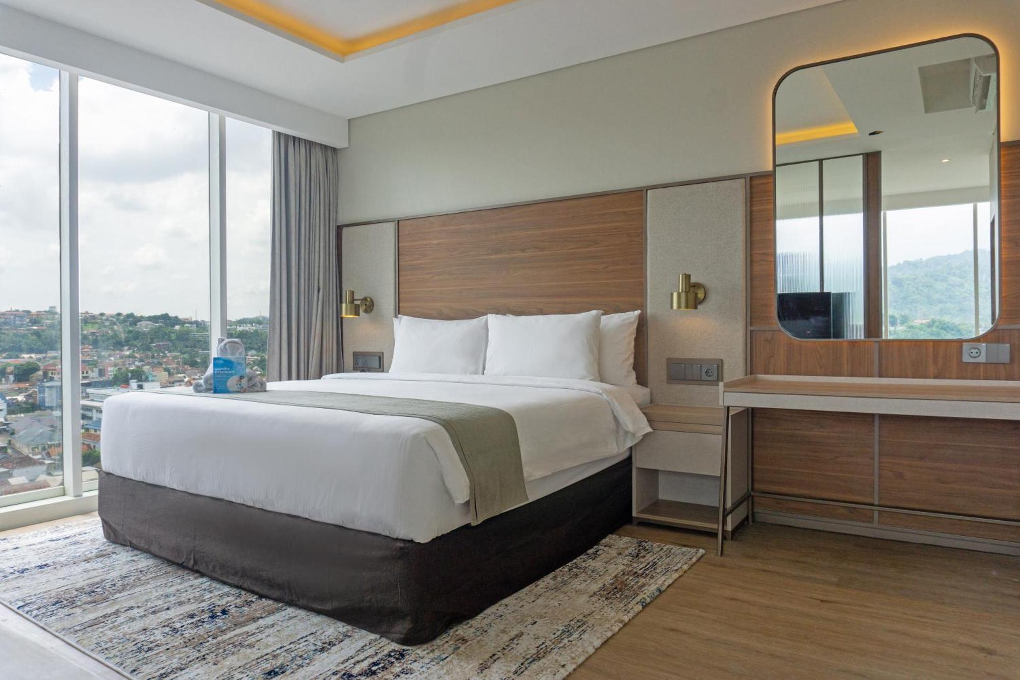 Golden Tulip Springhill Lampung Hotel Bandar Lampung Bagian luar foto